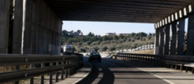 Las distracciones producen el 20 % de los siniestros en las carreteras 1 El hecho de no respetar la distancia de seguridad o las señales de tráfico son algunas de la causas de siniestros. / E.P.