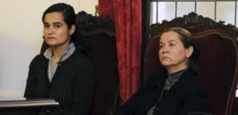 Triana Martínez y Montserrat González durante el juicio por el asesinato de Isabel Carrasco en la Audiencia de León. / Efe