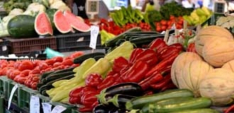 Gasolinas y alimentos, a la cabeza del descenso de precios del 0,8% 1 Entre los productos que sufrieron un aumento del precio en términos mensuales destacan las legumbres y hortalizas. / E.P.