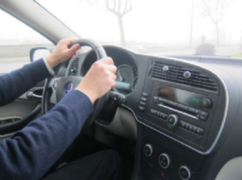 La DGT controlará el estado de los neumáticos, las luces y los frenos 1 La crisis económica ha reducido las visitas a los talleres mecánicos. / Europa Press