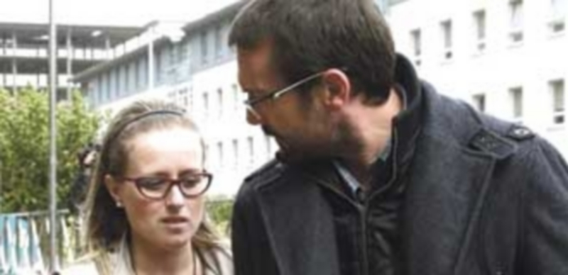 El equipo médico accede a retirar la alimentación artificial a Andrea 1 Los padres de la menor enferma hicieron público el caso para reclamar justicia. / E.P.