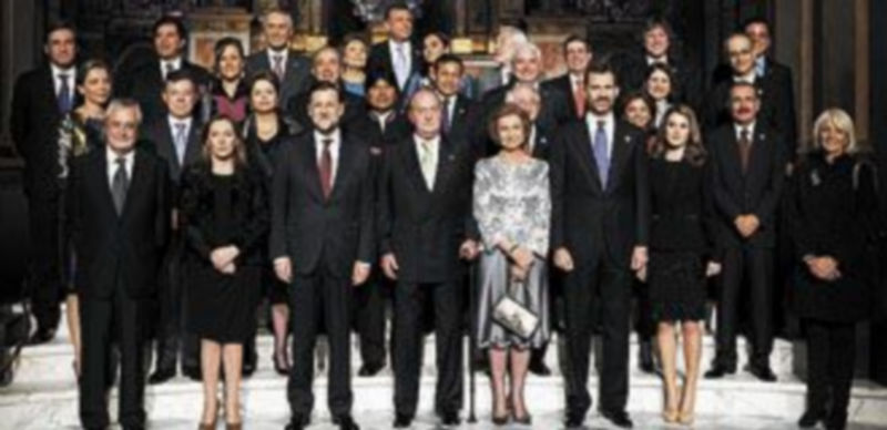 Foto de familia con los Reyes de España y los Príncipes de Asturias. / Reuters