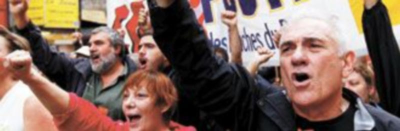 Centenares de personas gritan consignas contra Sarkozy y la reforma de pensiones