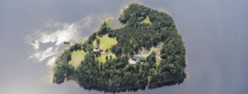 Vista panorámica de la isla noruega de Utoya donde el perturbado Anders Behring Breivik llevó a cabo la cruel matanza. / Reuters