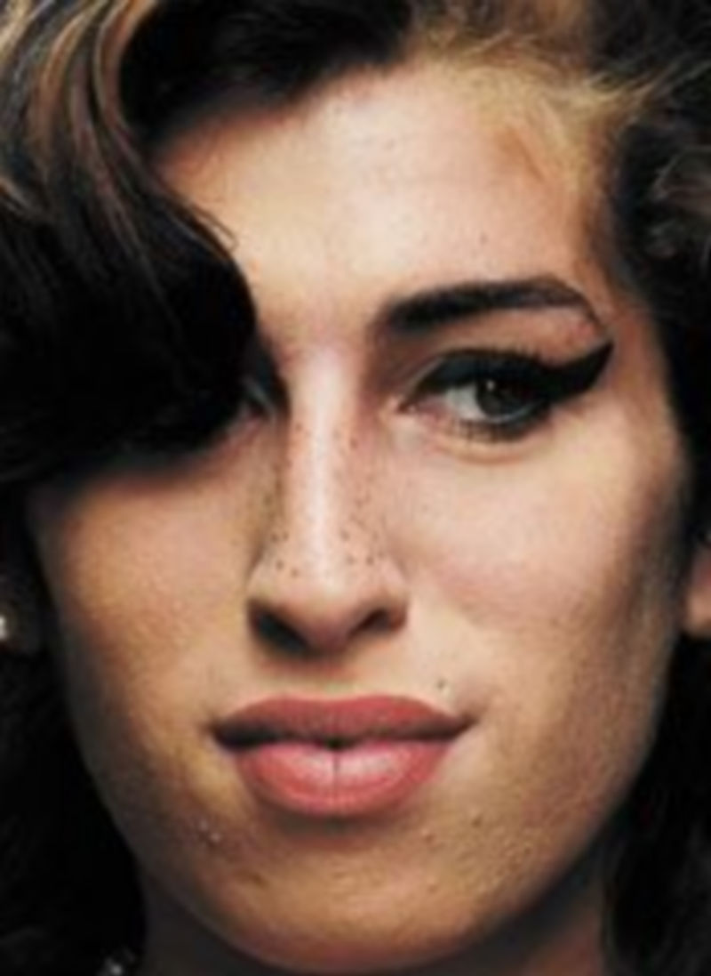 La cantante Amy Winehouse fue hallada muerta en su casa de Camden