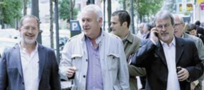 (De i. a d.) Manuel Saravia