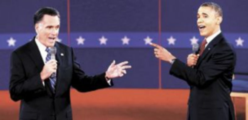 Los dos aspirantes se levantaron en numerosas ocasiones de sus respectivas banquetas para interpelar a su adversario. / Reuters