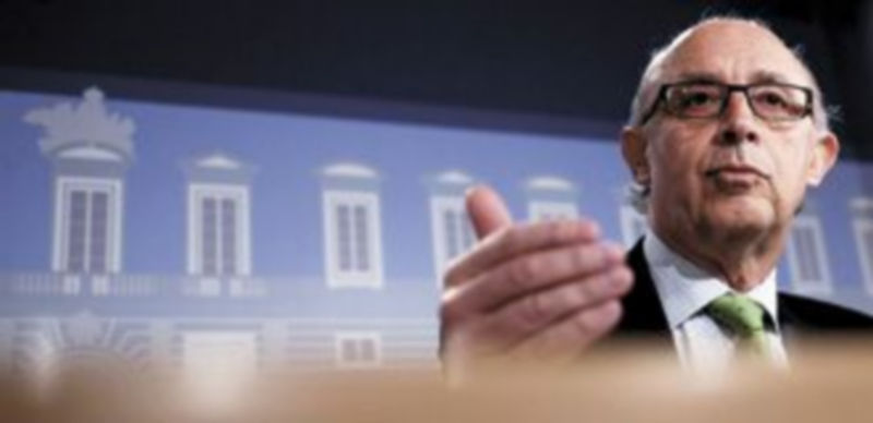 Montoro reconoció que es posible que el país no alcance la meta de deuda