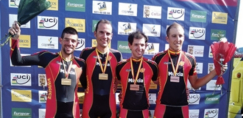 El podio del tándem masculino tuvo doble representación española tras lograr las medallas de oro y bronce. / Chantal Núñez