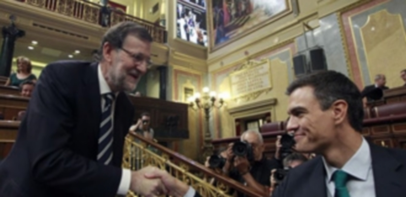 Mariano Rajoy y Pedro Sánchez se saludan a la entrada del hemiciclo