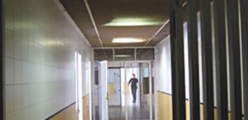 Descubren abusos en los Centros de Internamiento de Extranjeros 1 El trabajo de investigación de las universidades fue presentado en la sede de la Abogacía Española. / Europa Press