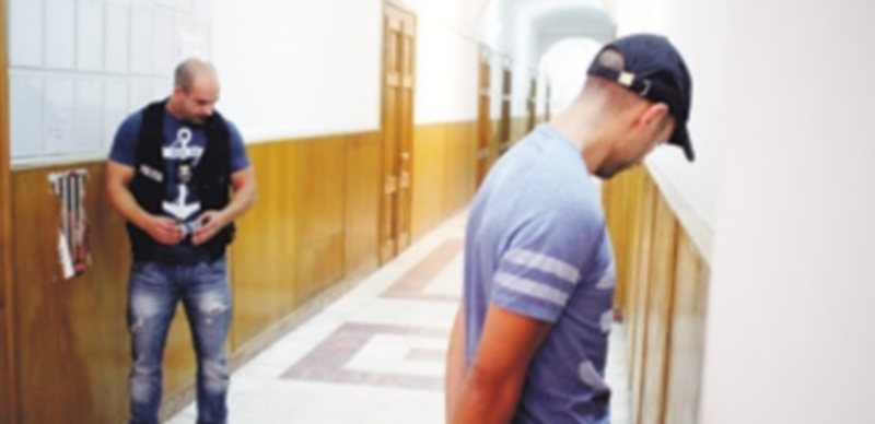 El presunto asesino de Cuenca se encuentra todavía en las dependencias policiales rumanas tras declararse inocente. / Efe