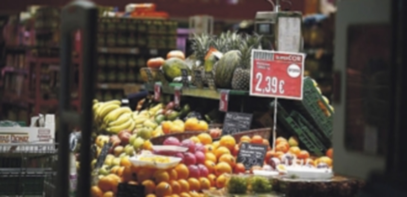 El gasto privado cae en España un 12,6% desde el inicio de la crisis 1 El Banco de España señaló que la compra de bienes no duraderos de primera necesidad se redujo un 0