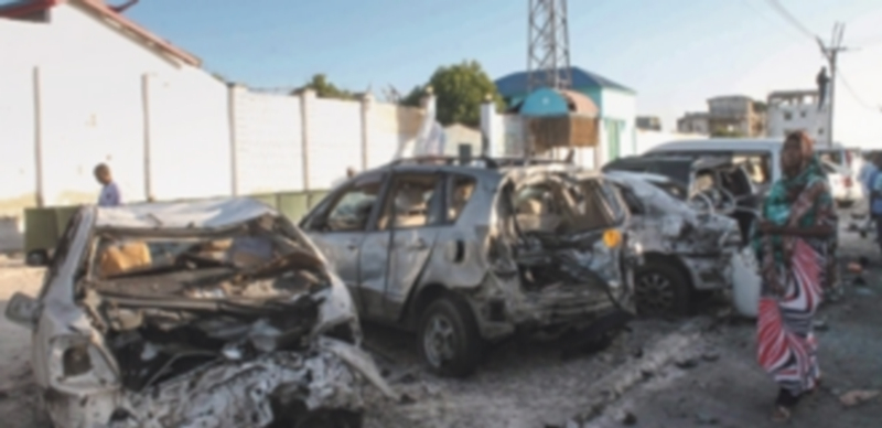 Entre los fallecidos figuran cinco mujeres y un niño de cuatro años. / Efe