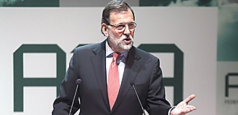 Mariano Rajoy opinó que España “va a salir adelante si todos tiramos del carro” durante el Foro de Emprendedores y Autónomos celebrado ayer en Córdoba. / Efe