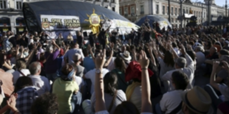 El movimiento alude a la “falta de competencias para limitar el derecho de reunión” y no desconvoca la acción. / Efe