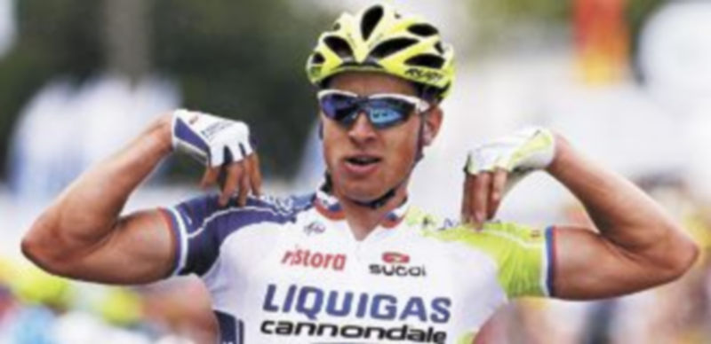 Peter Sagan festeja su triunfo en la primera llegada al sprint de la ronda gala. / J.P. Pelissier (reuters)