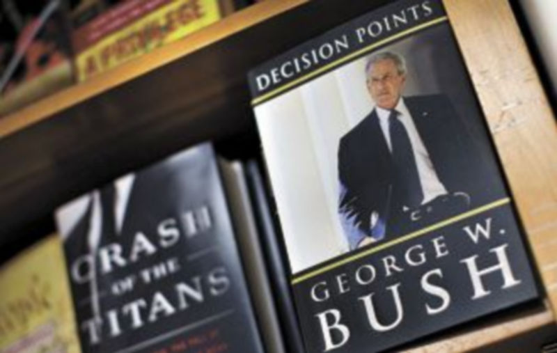 El libro de las memorias de George W. Bush sale hoy a la venta en Estados Unidos. / EFE