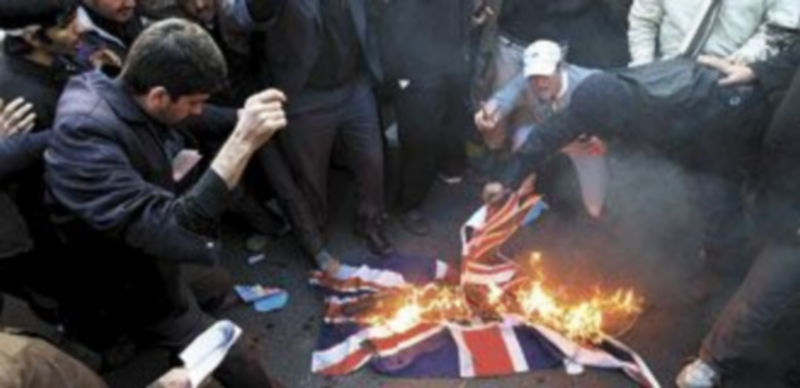 Los radicales entraron en las instalaciones británicas