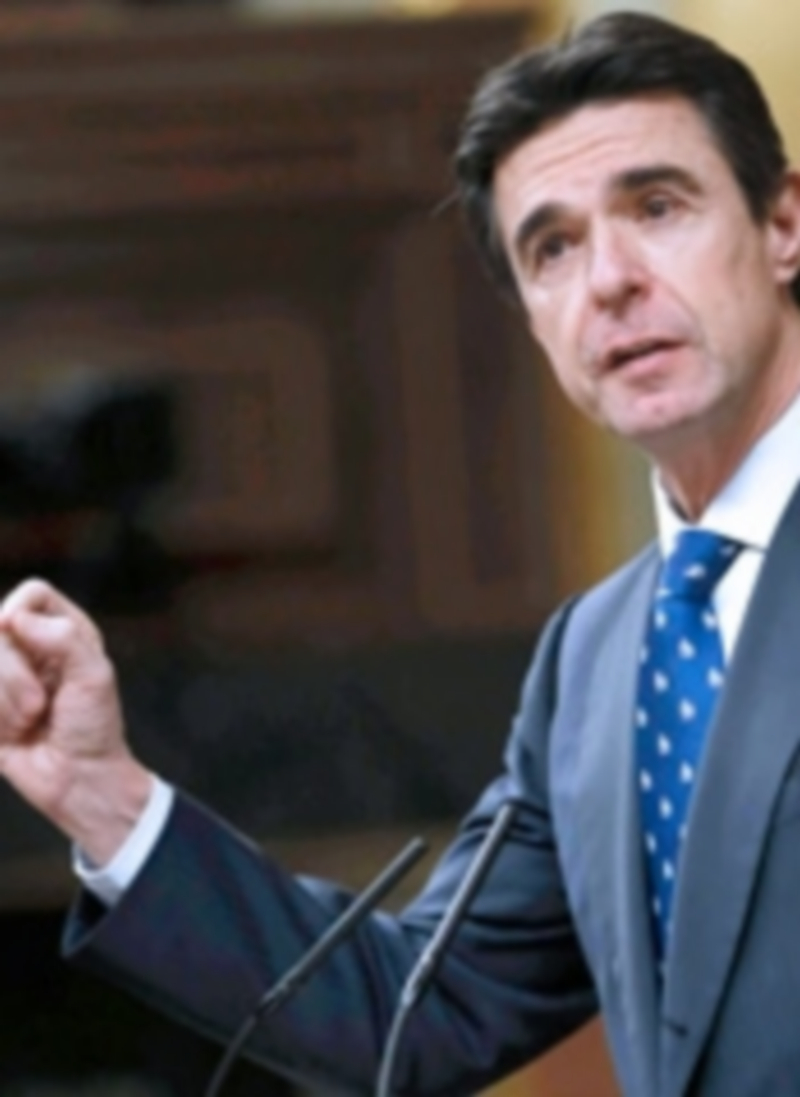 El ministro de Industria