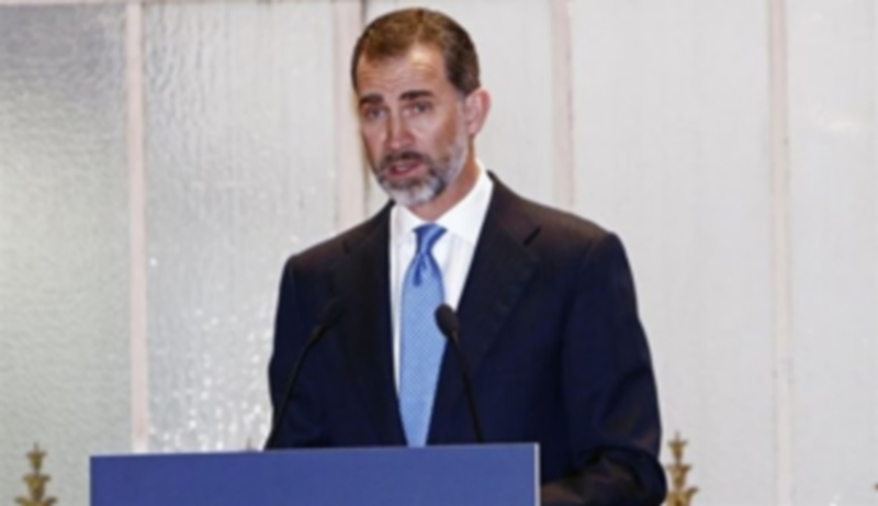 El Rey recalca que respetar la ley es “una exigencia ineludible” 1 El Rey Felipe VI ensalzó la plena vigencia de la Constitución y afirmó que es un “texto imprescindible para el país”. / E.P.