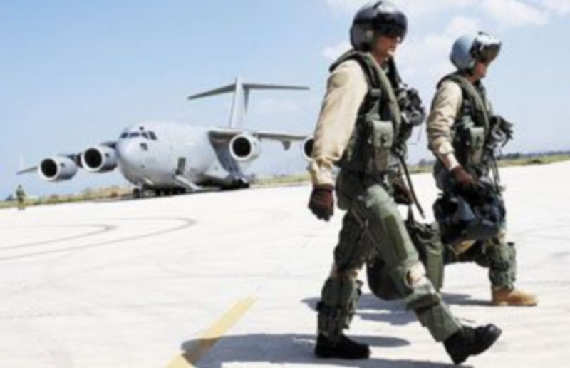 Los aviones de la coalición internacional sobrevuelan la zona de exclusión aérea para evitar ataques. / Reuters.