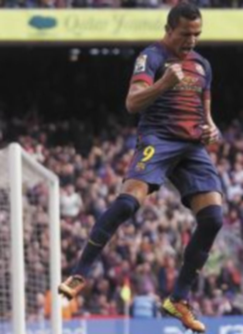 Alexis rompió su mala racha al anotar su primer gol liguero. / Reuters