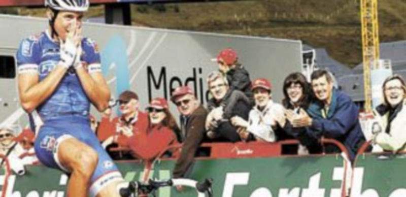El francés Geniez ganó la etapa delante de sus paisanos. / Efe