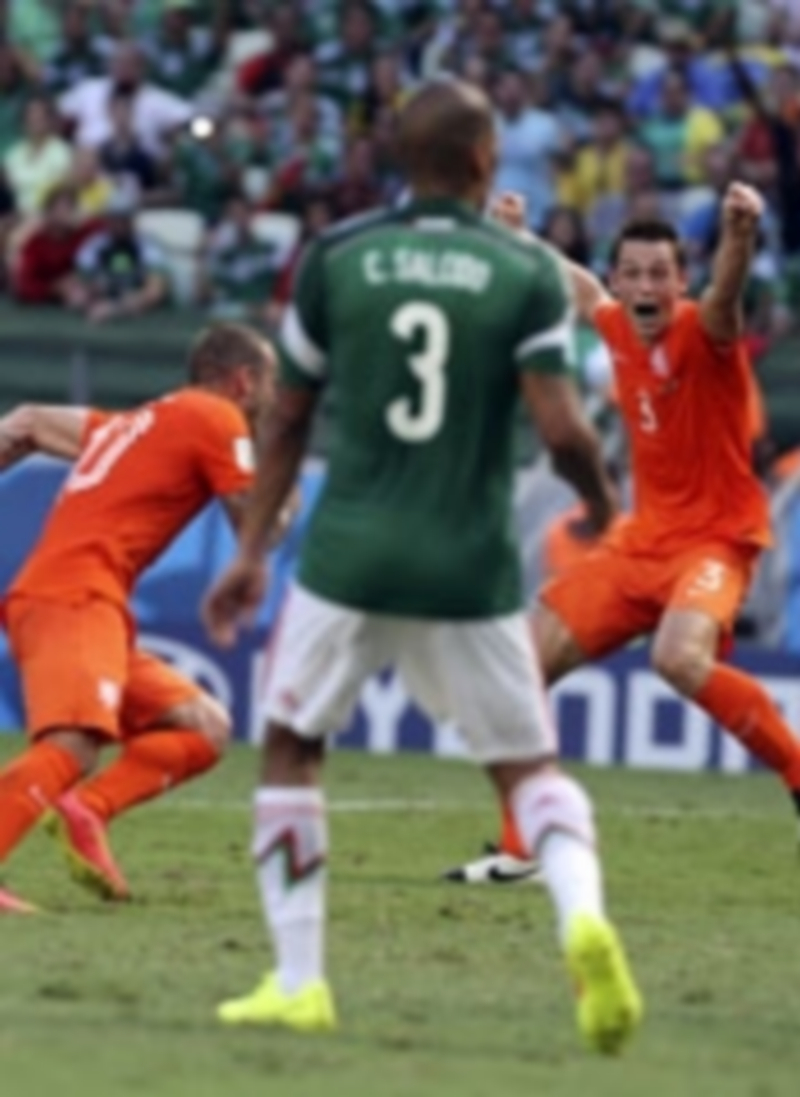 Los propios holandeses no eran capaces de creerse los últimos minutos de partido. / Efe