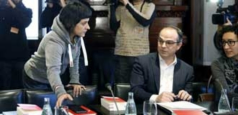 La ANC convoca concentraciones para exigir un acuerdo con JxSí 1 Los partidos nacionalistas tienen hasta el domingo para acordar una investidura que evite convocar nuevas elecciones. / Efe