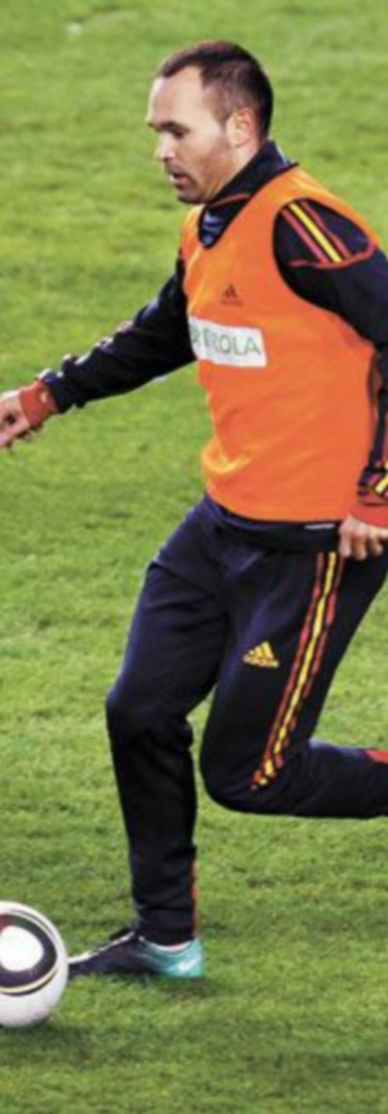 Iniesta será uno de los titulares en el estadio Monumental de Buenos Aires. / Reuters