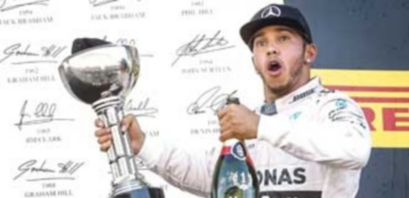 Lewis Hamilton igualó a Ayrton Senna con su victoria en Suzuka