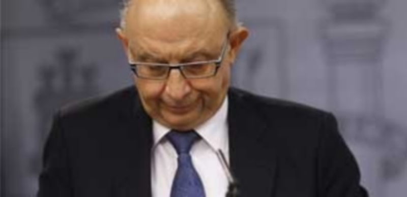 Bruselas reclama más consolidación fiscal para reducir la deuda española 1 El ministro de Hacienda en funciones