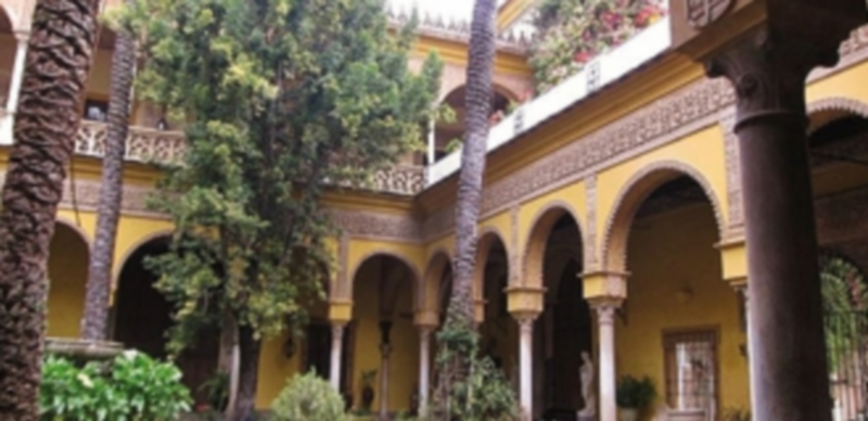 El Patio del Limonero es el emblema de Las Dueñas