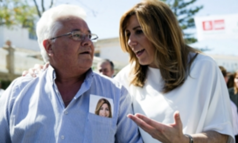 Díaz, convencida de que no necesitará hacer un pacto 1 La candidata socialista mostró su optimismo haciendo campaña por diversos pueblos de la provincia de Málaga./ Efe