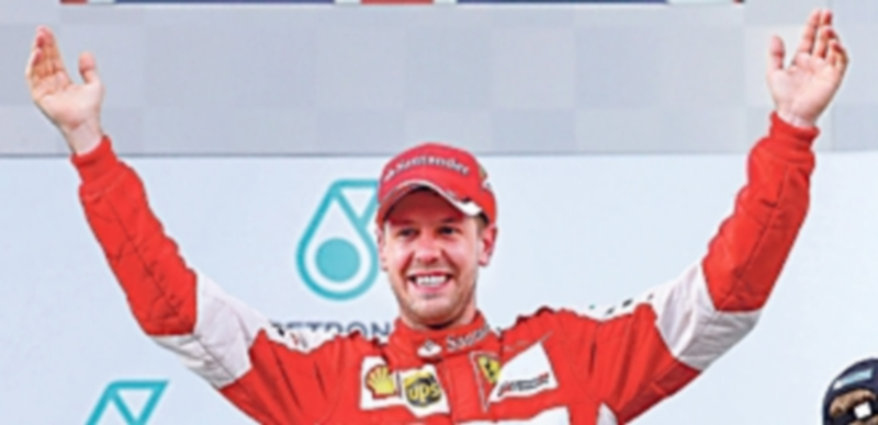 Sebastian Vettel celebra el triunfo en el Circuito de Losail