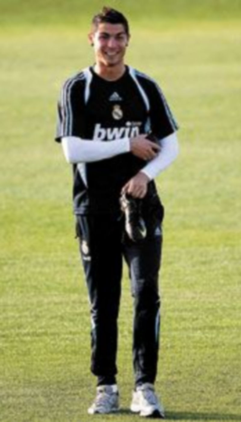 El extremo luso trabajó sobre el césped de Valdebebas. / EFE