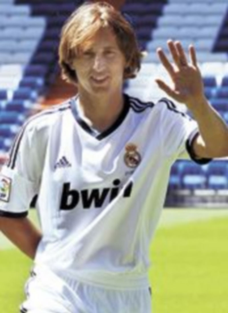 Modric espera adaptarse cuanto antes al equipo blanco. / J. Medina (Reuters)
