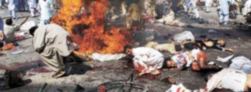 Decenas de víctimas permanecen en el suelo