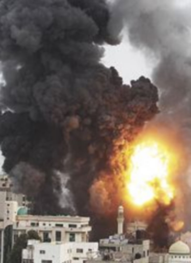 El ataque de Israel sobre la sede del primer ministro de Hamas deja sus instalaciones completamente destrozadas. / Reuters.