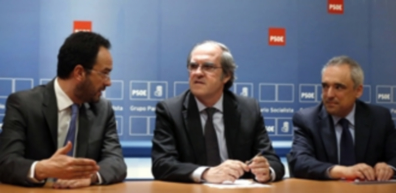 El candidato madrileño quiere escuchar las propuestas de los partidos. / Efe