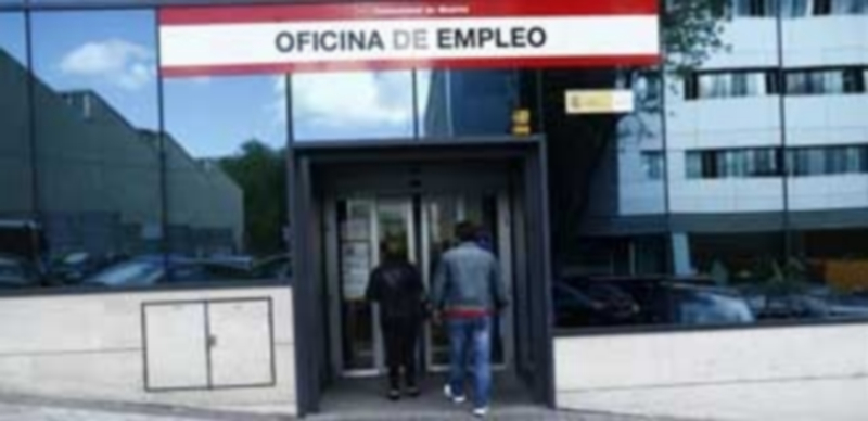 Las previsiones del Instituto de Estudios Económicos se contraponen a las ofrecidas por el Centro de Predicción Económica. / E.P.