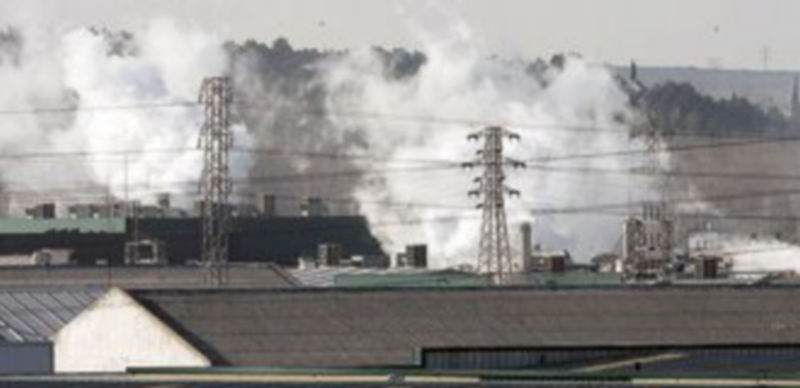 Inspirar aire contaminado por encima de la medida recomendada por la Organización Mundial de la Salud acarrea serios problemas de salud. / Valdivielso.