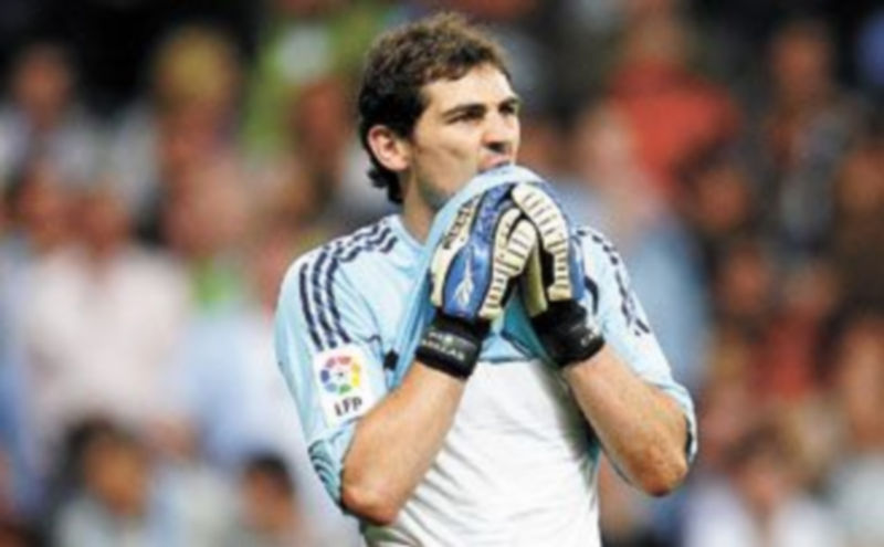 El guardamenta madridista Íker Casillas no quiere lanzar las campanas al vuelo antes de empezar