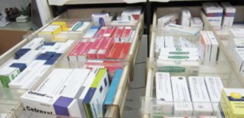 Muchos fármacos de uso común ya no están financiados por el Sistema Nacional de Salud. / E. P.