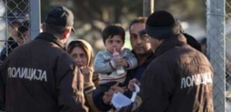 La tensión en la frontera griega con Macedonia se ha disparado estas semanas con protestas y enfrentamientos. / Efe