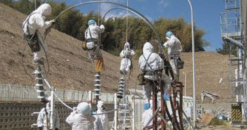 Operarios de Tepco tratan de devolver la normalidad a la planta nuclear de Fukushima