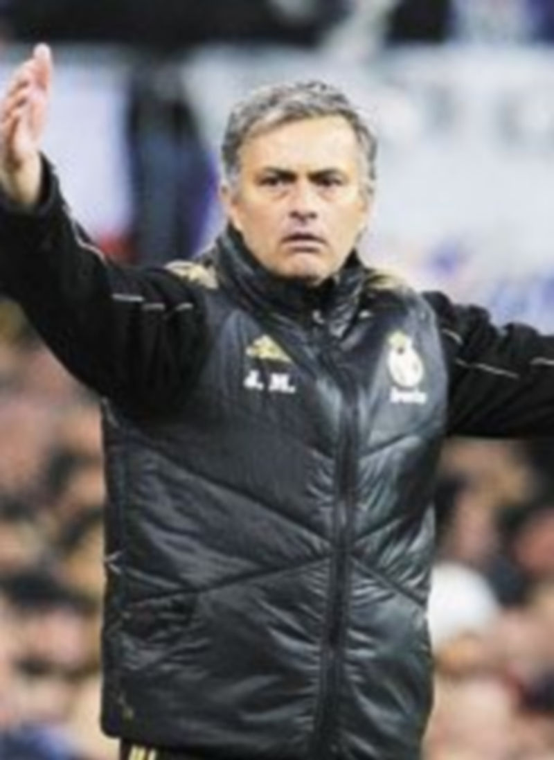 Mourinho cumple su tercera temporada en el Madrid con el objetivo de conseguir más títulos para la entidad blanca. / Reuters