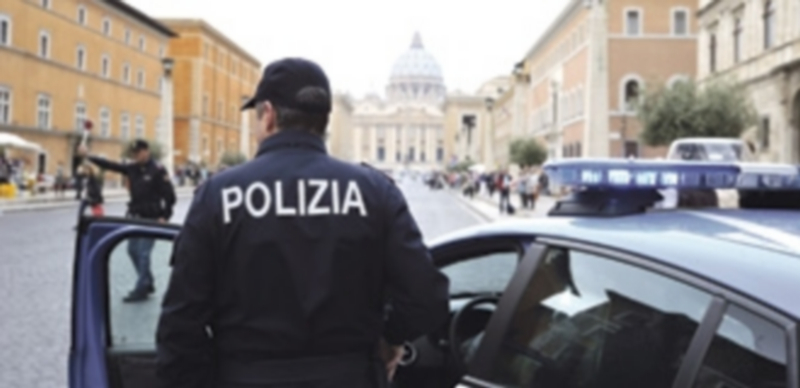 Las conversaciones interceptadas sugieren que el grupo quería atentar en la concurrida Ciudad del Vaticano. / Efe