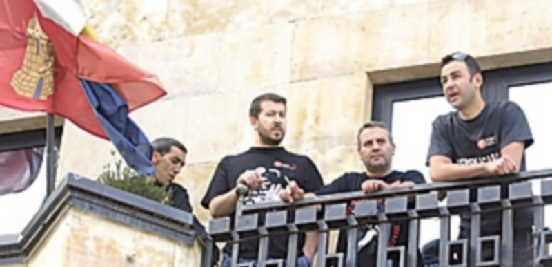 Los sindicatos CCOO y UGT advierten de que comenzarán a realizar más movilizaciones en todo el territorio español. / Efe